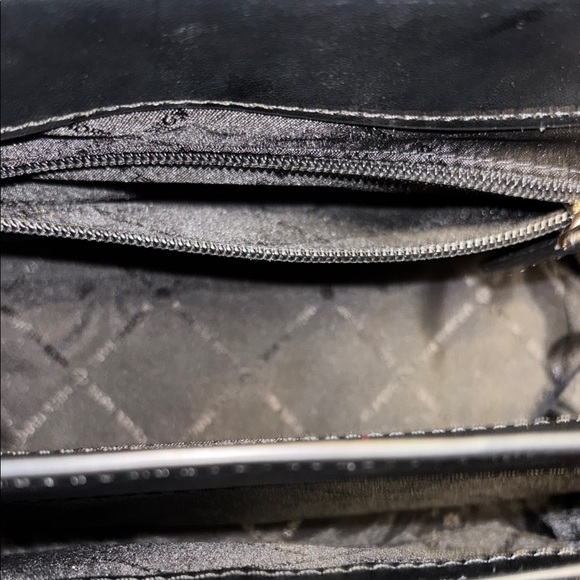 MK Manhattan Medium leather satchel - Picture 10 of 12